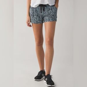 Lululemon Spring Break Away Short *4-way Stretch, Size 4